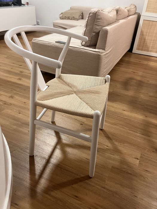 Cadeira wishbone branca