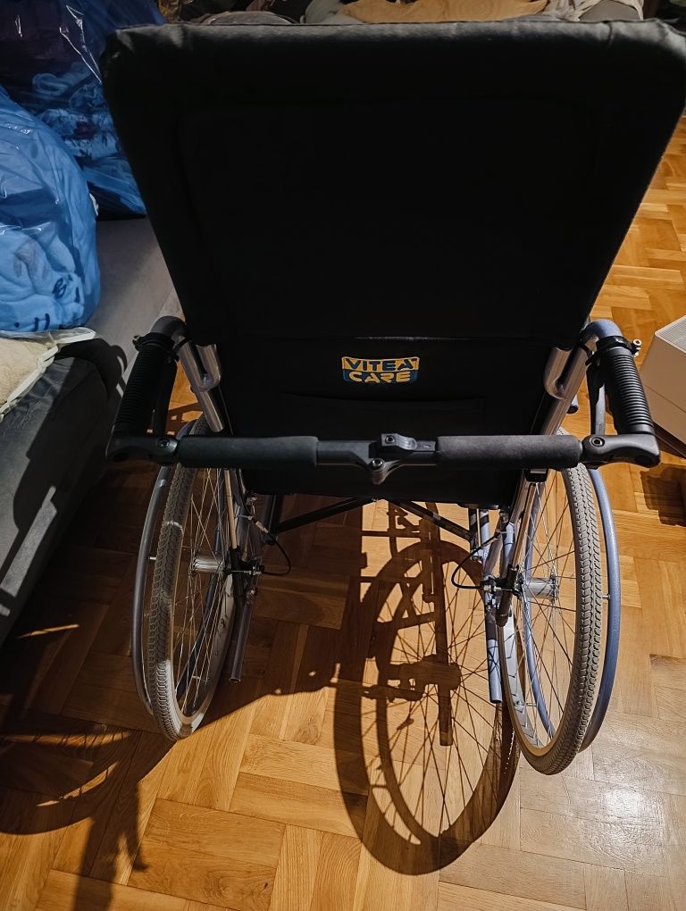 Wózek inwalidzki Vitea Care VCWK703 aluminiowy. Prawie jak nowy.