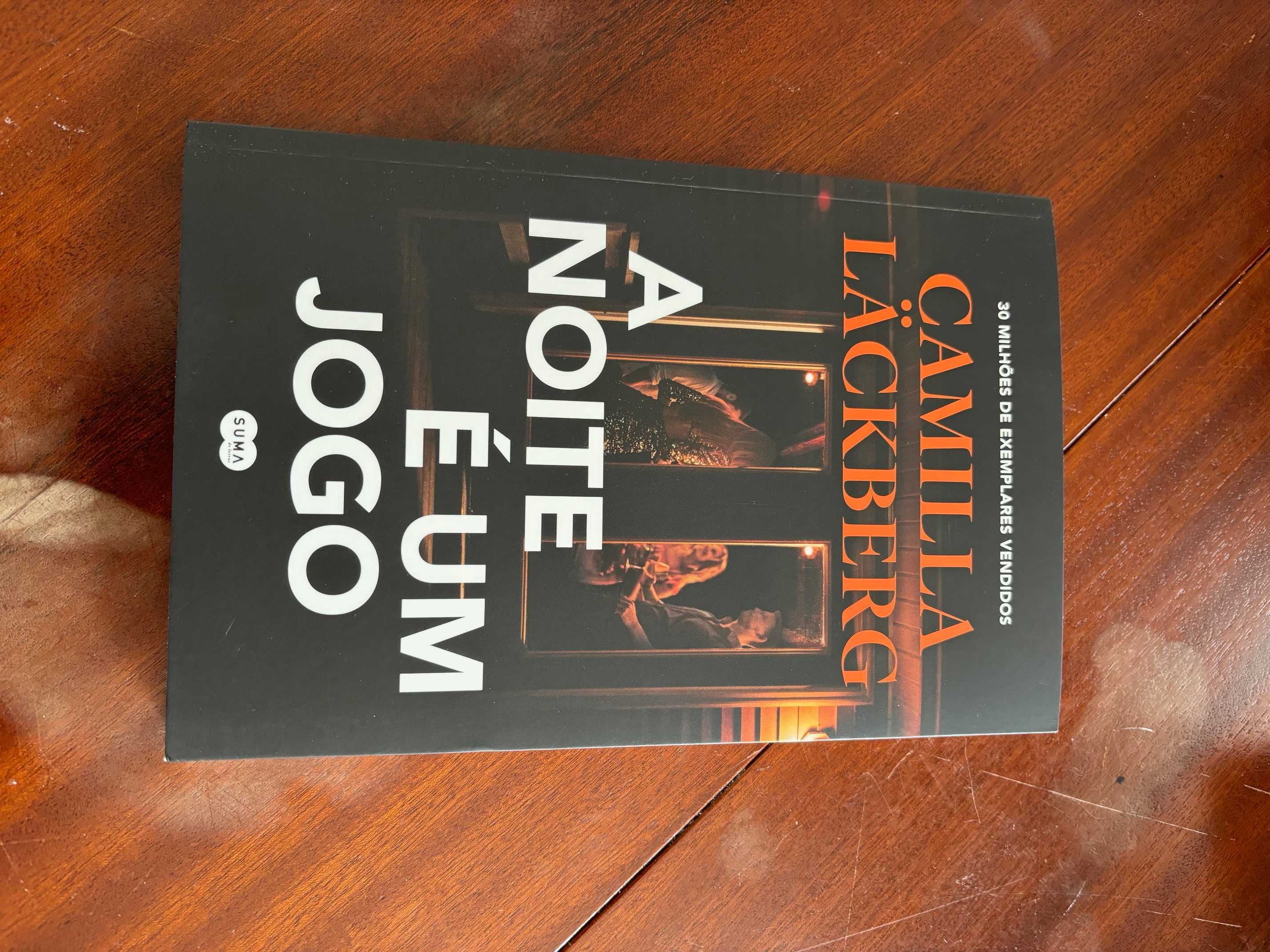 Livro - A noite é um jogo