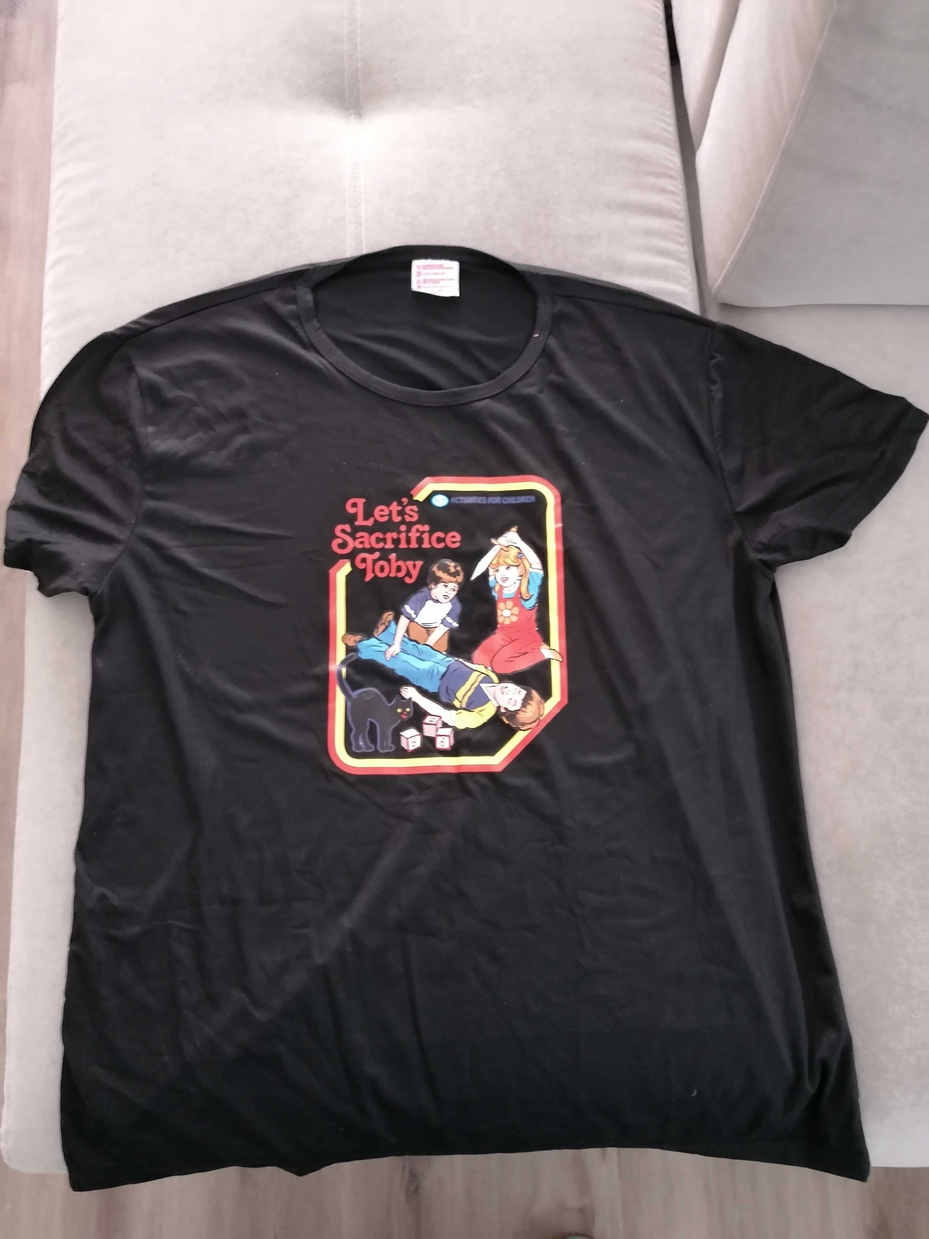 T-Shirt unisexo preta "Let's Sacrifice Tody" (Nova)