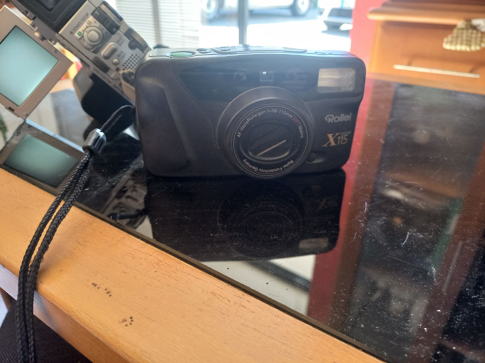 Camera jvc mais maquina  fotográfica  carregador 8 rolos