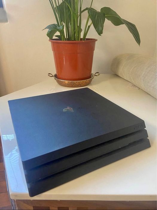 Sprzedam ps4 pro