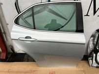 Двері дверь дверка зад права ліва V70 Camry Кемрі 17-
