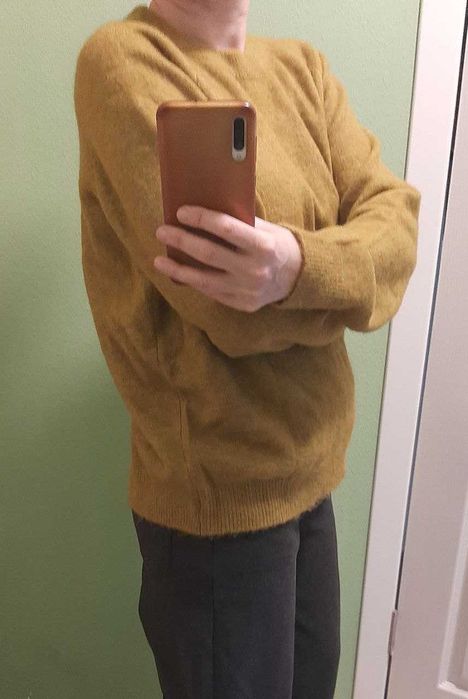 Продаю світерок Zara розміру M-L