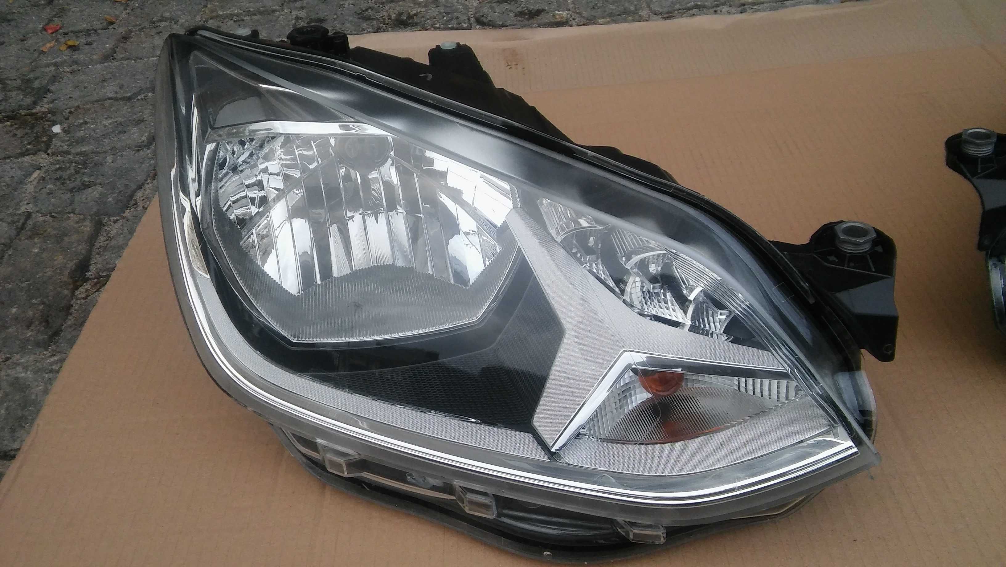 VW Up,E-Up,ELEKTRYK,od 16r,lampy przód,Lewa+Prawa,orygina,Hella,Niemcy