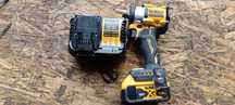 Klucz udarowy DeWalt dcf 922p1