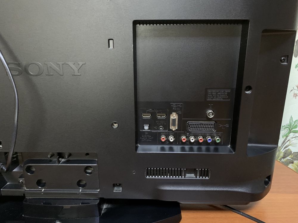 Телевізор SONY Bravia KDL-32BX320.