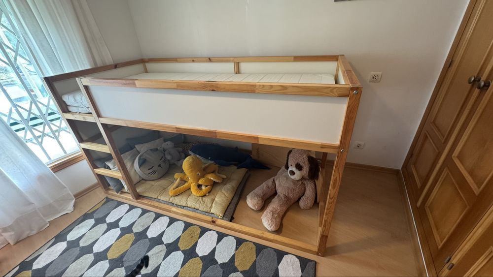 Cama crianca ikea - como nova com colchão