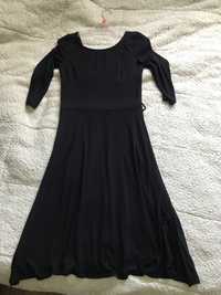 Czarna sukienka 34