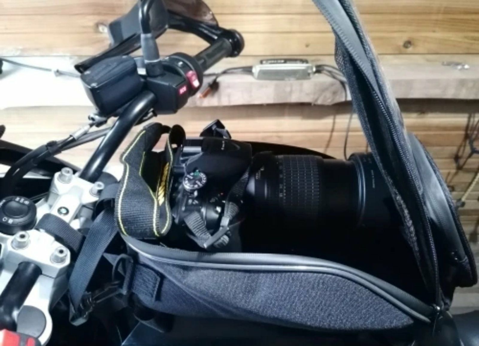 Сумка на мотоцикл Мотосумка на бак магнитная 9 L для телефона