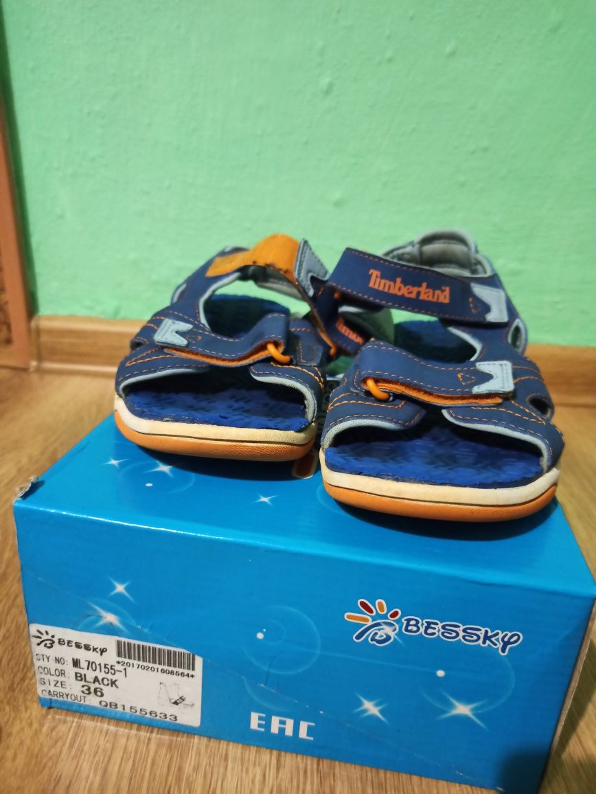 Продажа чоловічих босоніжок Timberland