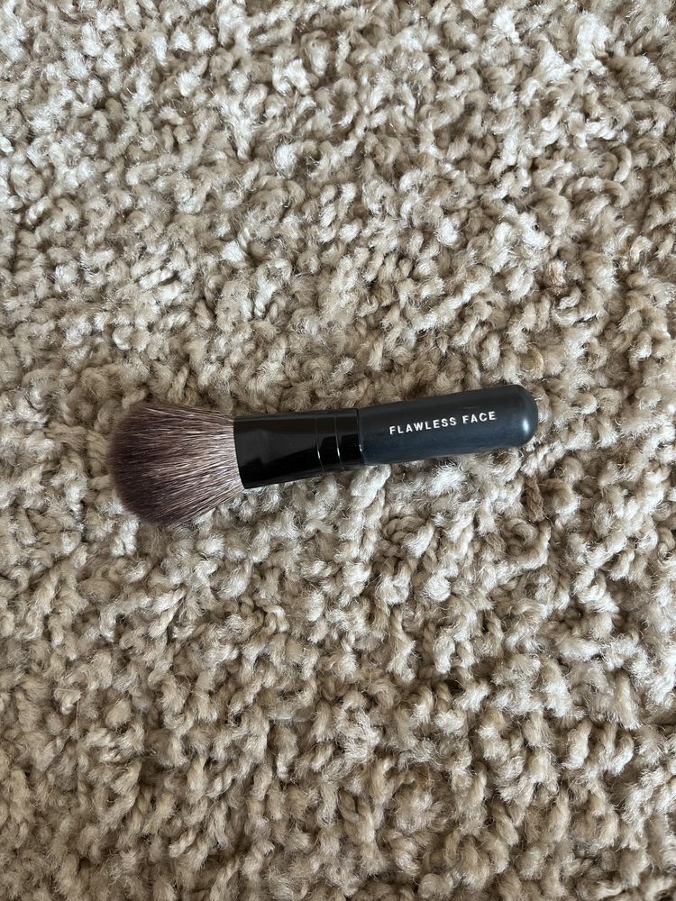 Bare minerals pędzel do makijażu Flawless Face bareminerals