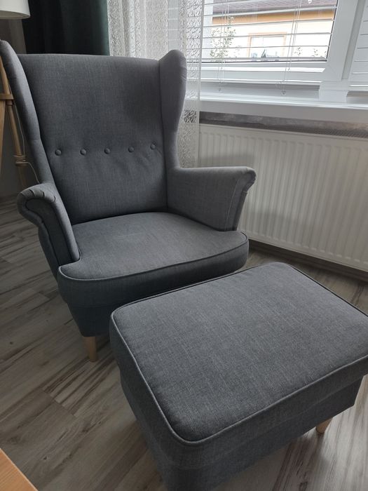 Fotel uszak Ikea z podnóżkiem