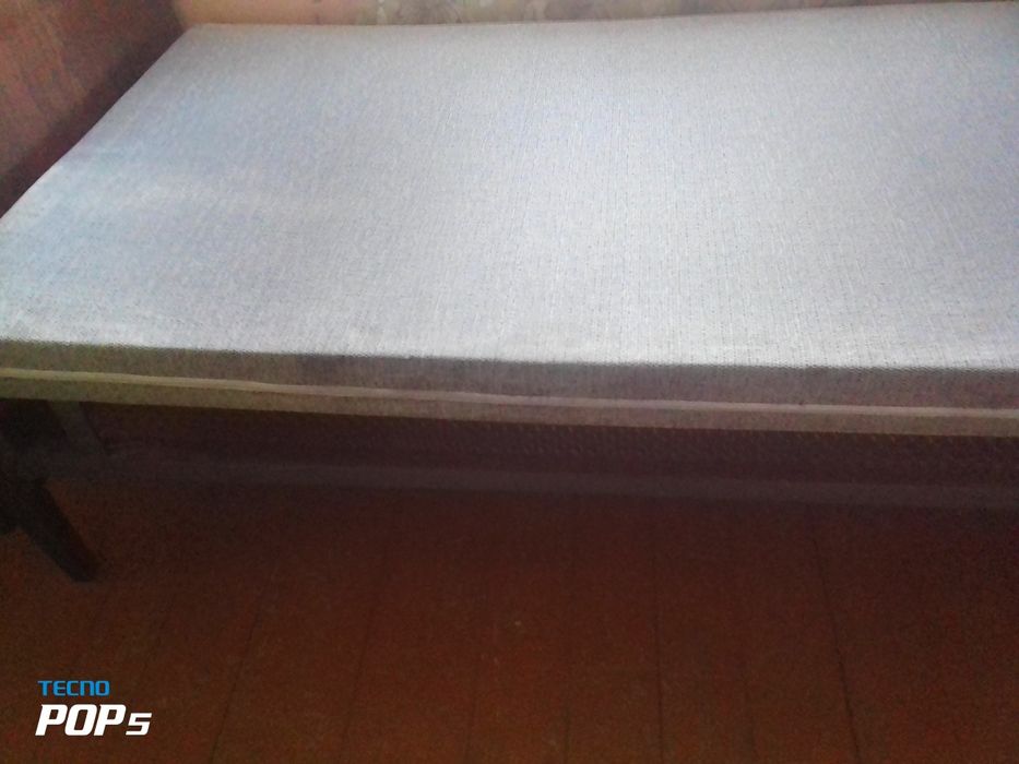 Продам кровать на сетке