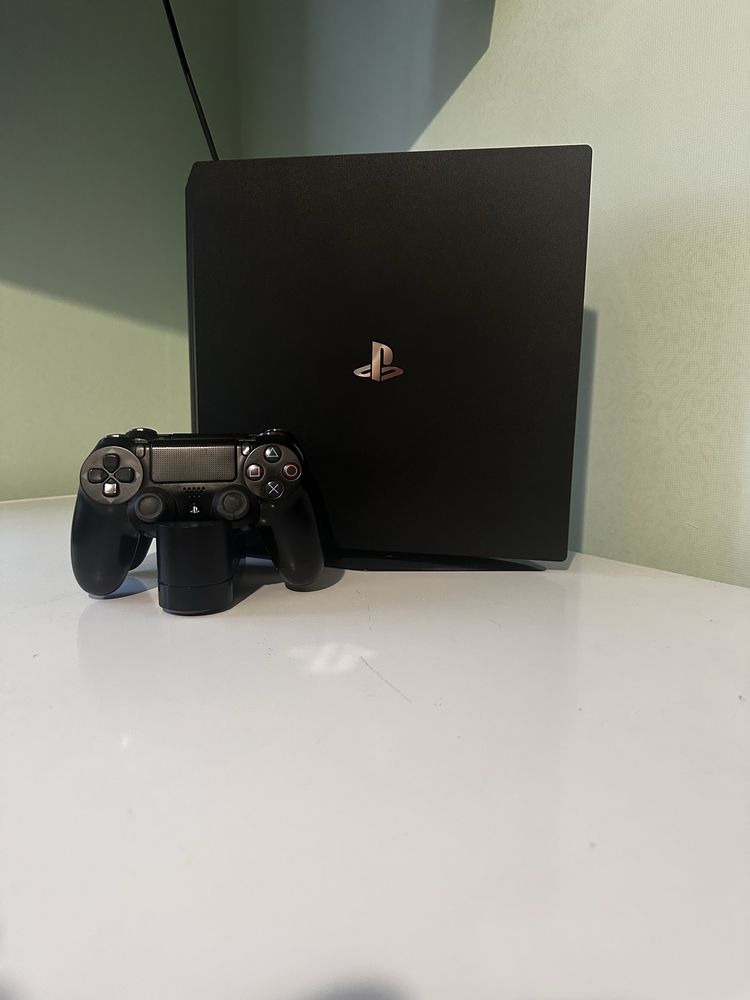 PS4 Pro 1TB + 2 геймпади + зарядна станція ТОРГ