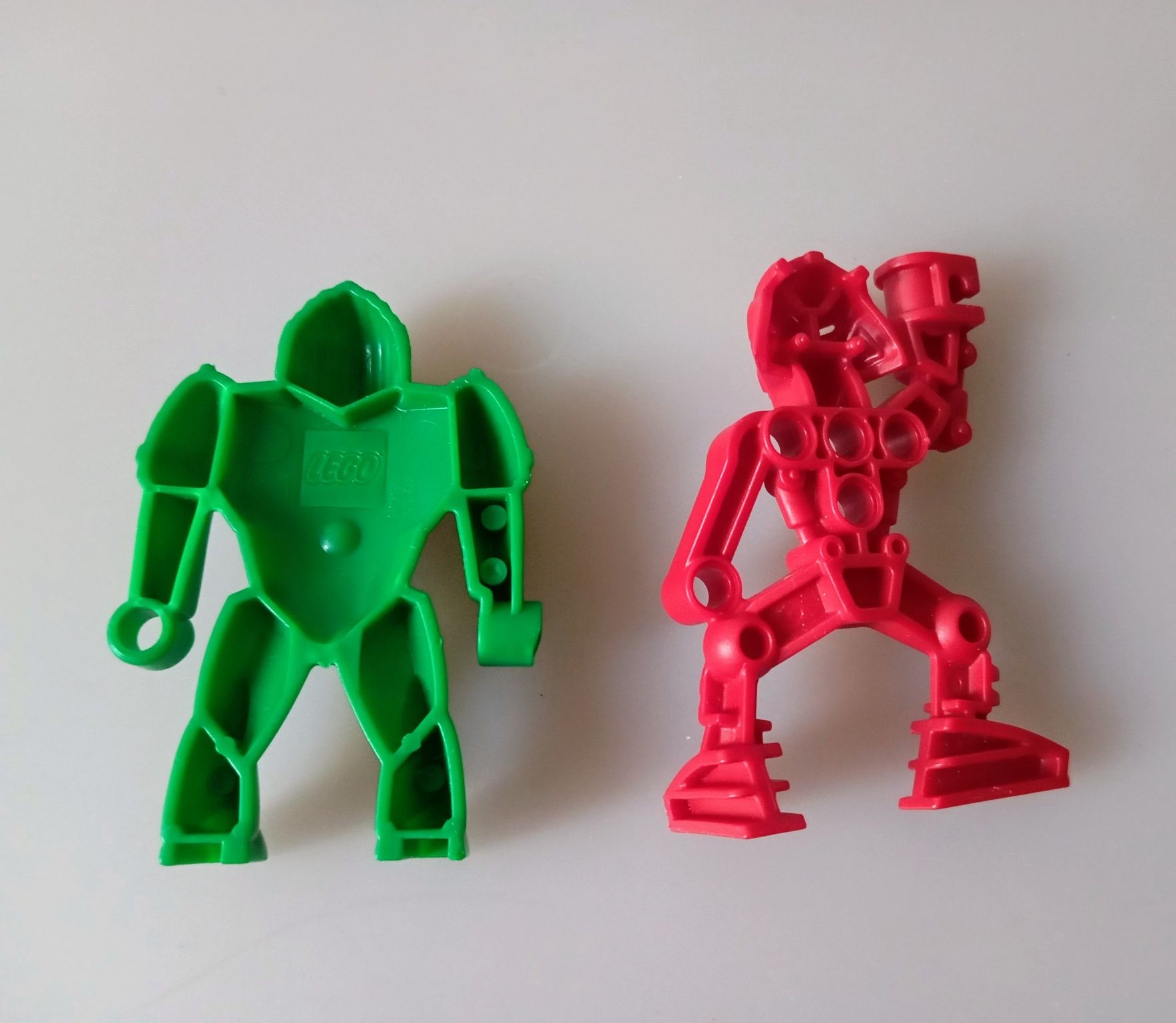 Bonecos Lego peças.