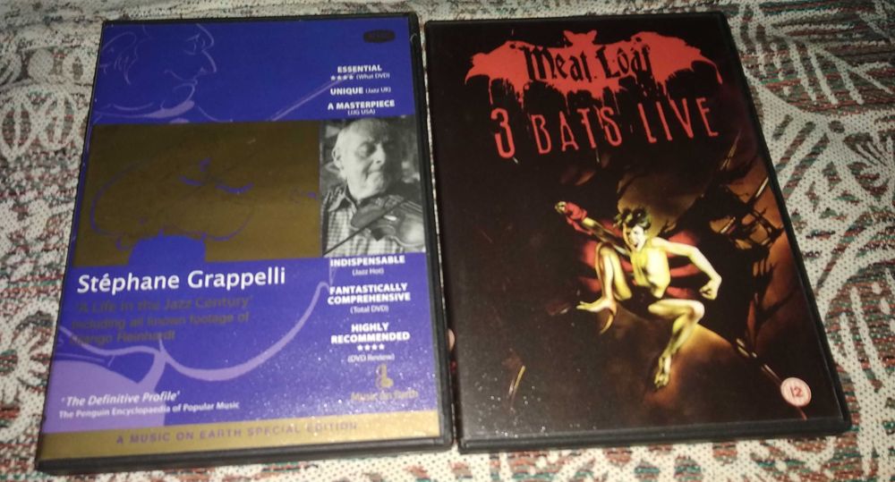 Музыкальные DVD диски 2 цена за комплект
