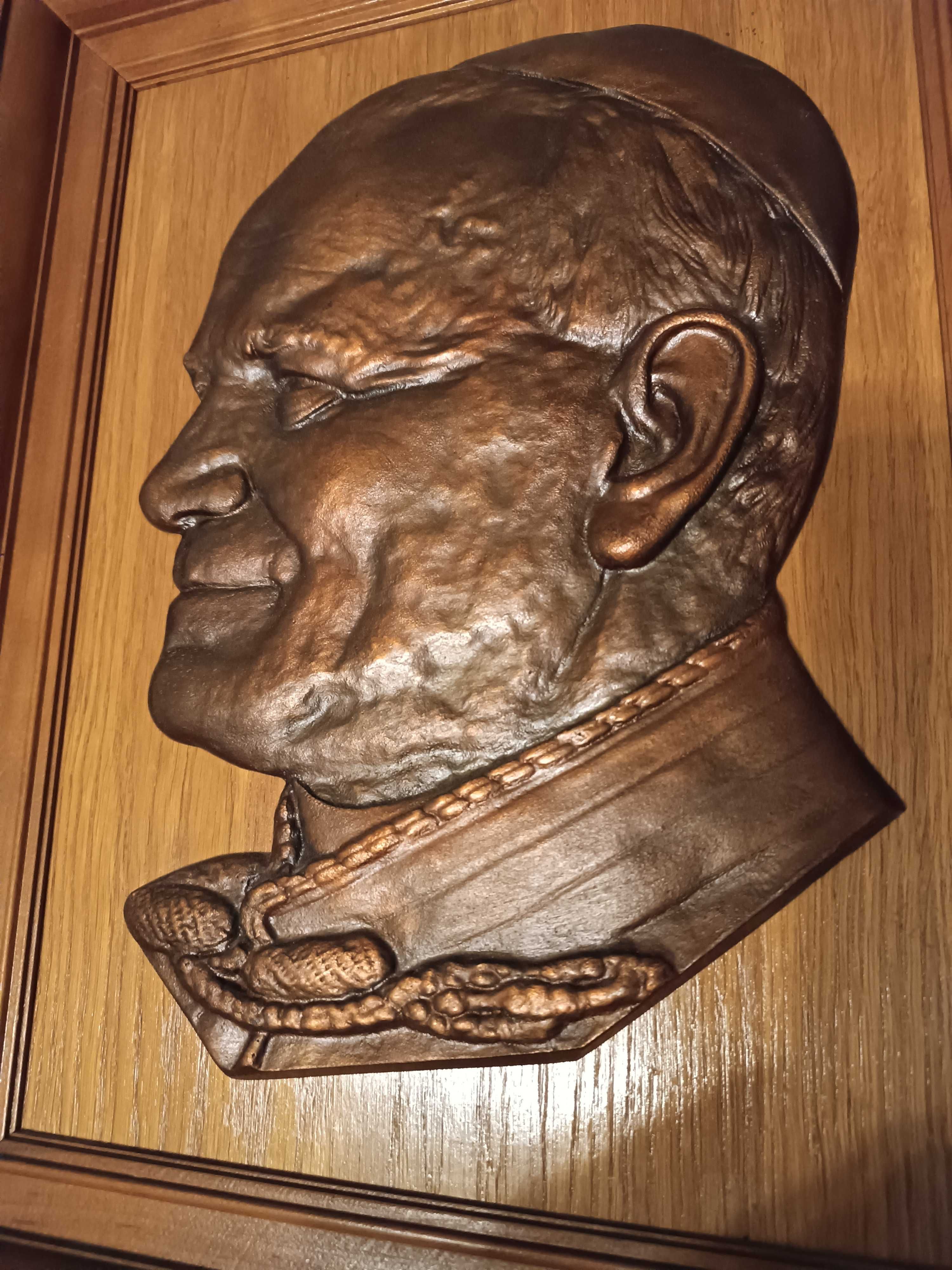 Płaskorzeźba Jana Pawła II z okresuPRL