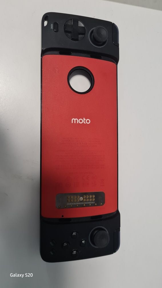 Mod do telefonu Motorola Z2 play gamepad
