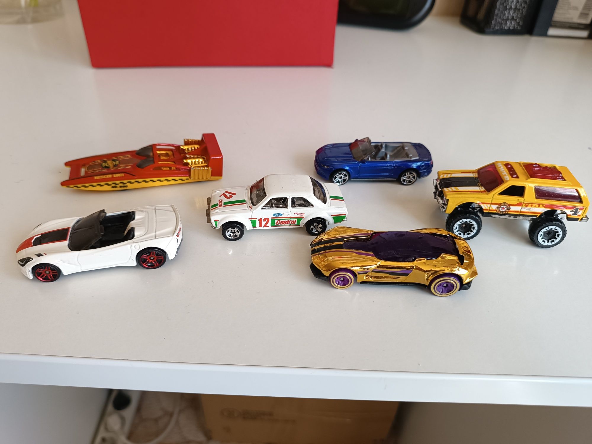 Коллекционные машинки hot wheels старые