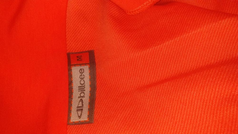 Продам спортивный костюм