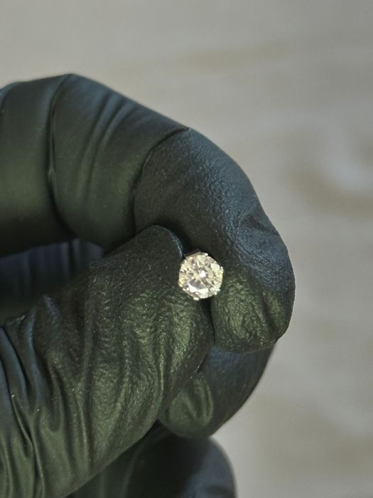 Brincos Diamante Quadrado e Redondo
