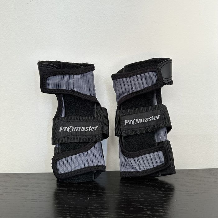 Protetor de pulsos, cotoveleiras e joelheiras