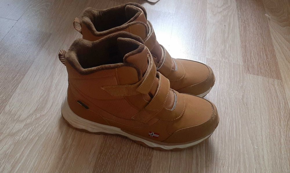 Buty Zimowe ,Jesienne z Membraną jak nowe!