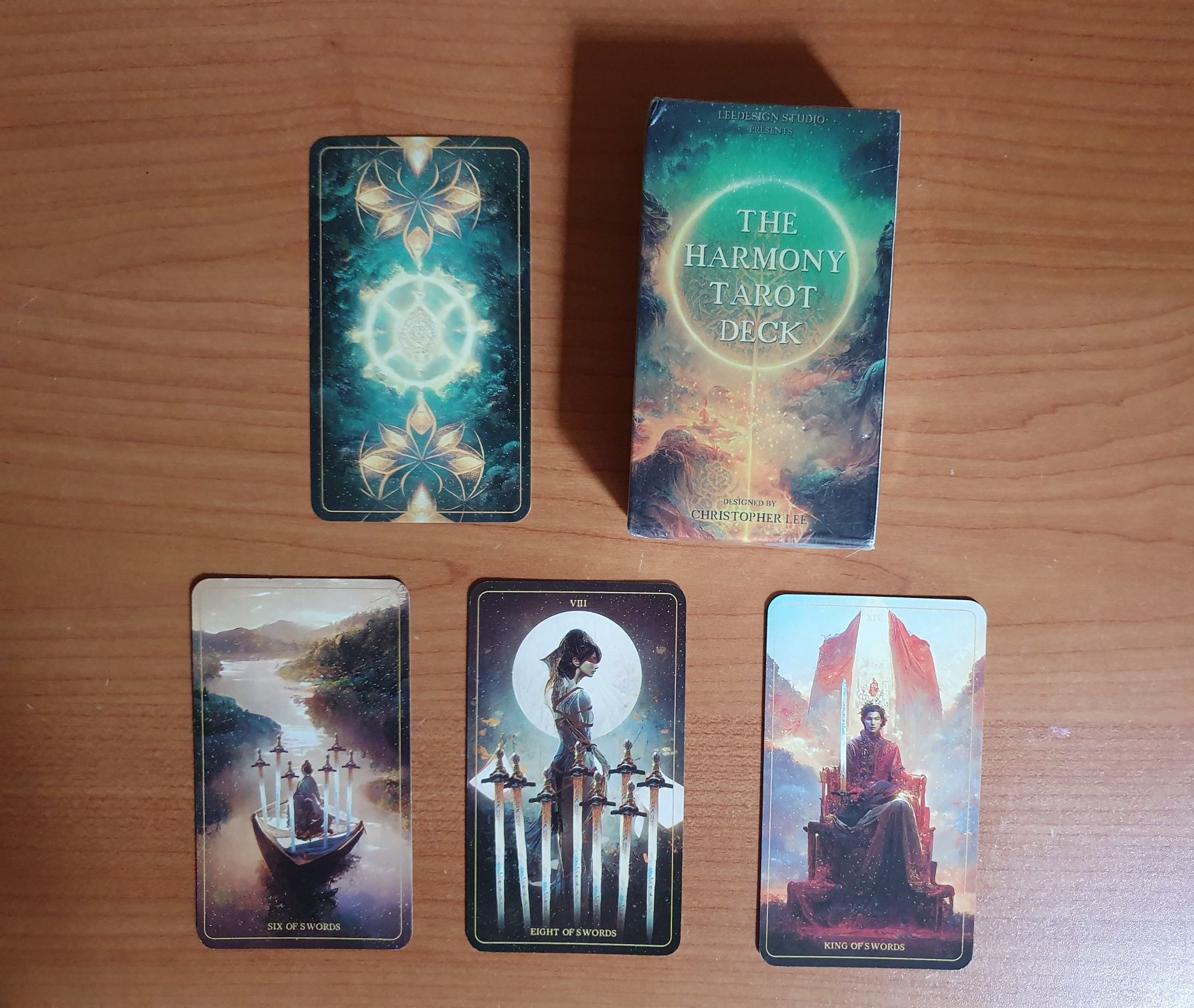 Sprzedam nowe karty The Harmony Tarot- eteryczne i zachwycające grafik