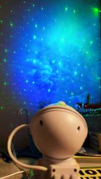 Космонавт-нічник: проектор зоряного неба. Новий.