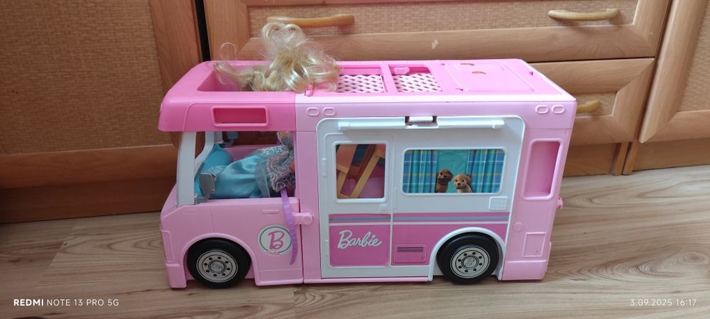 Kamper Barbie z lalka Barbie