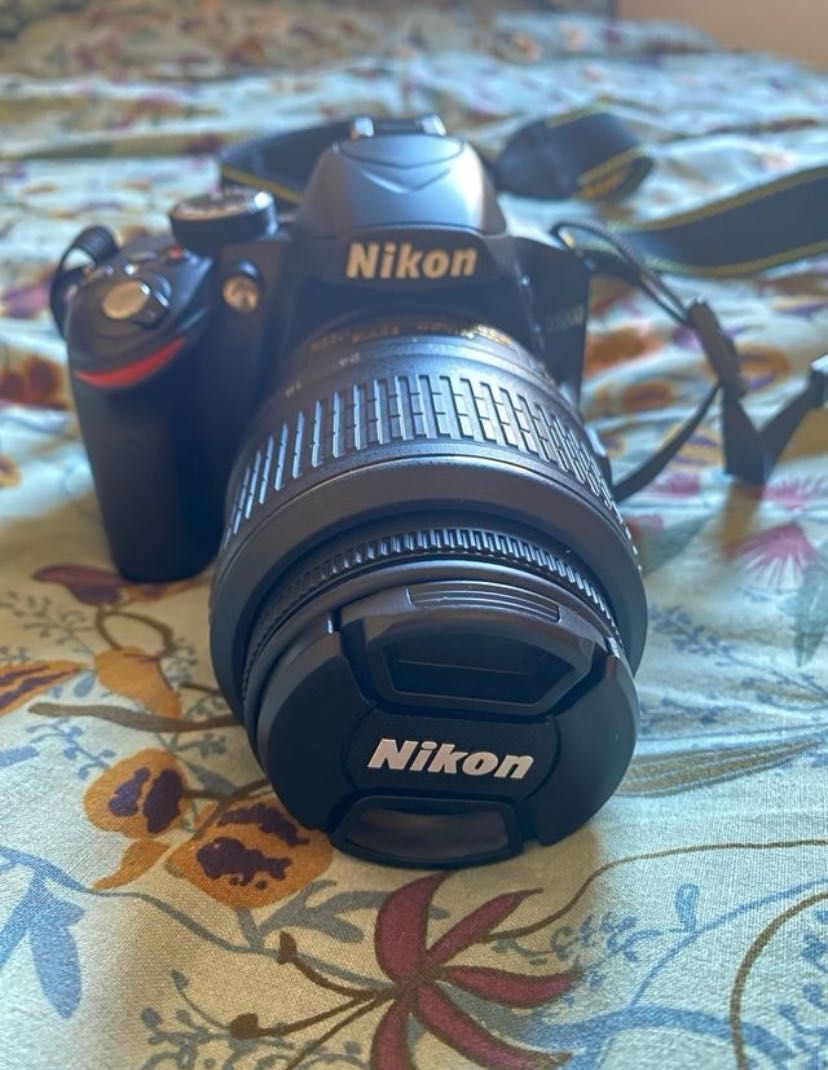 Reflex Nikon D3200 + AF-S DX 18-55mm f/3.5