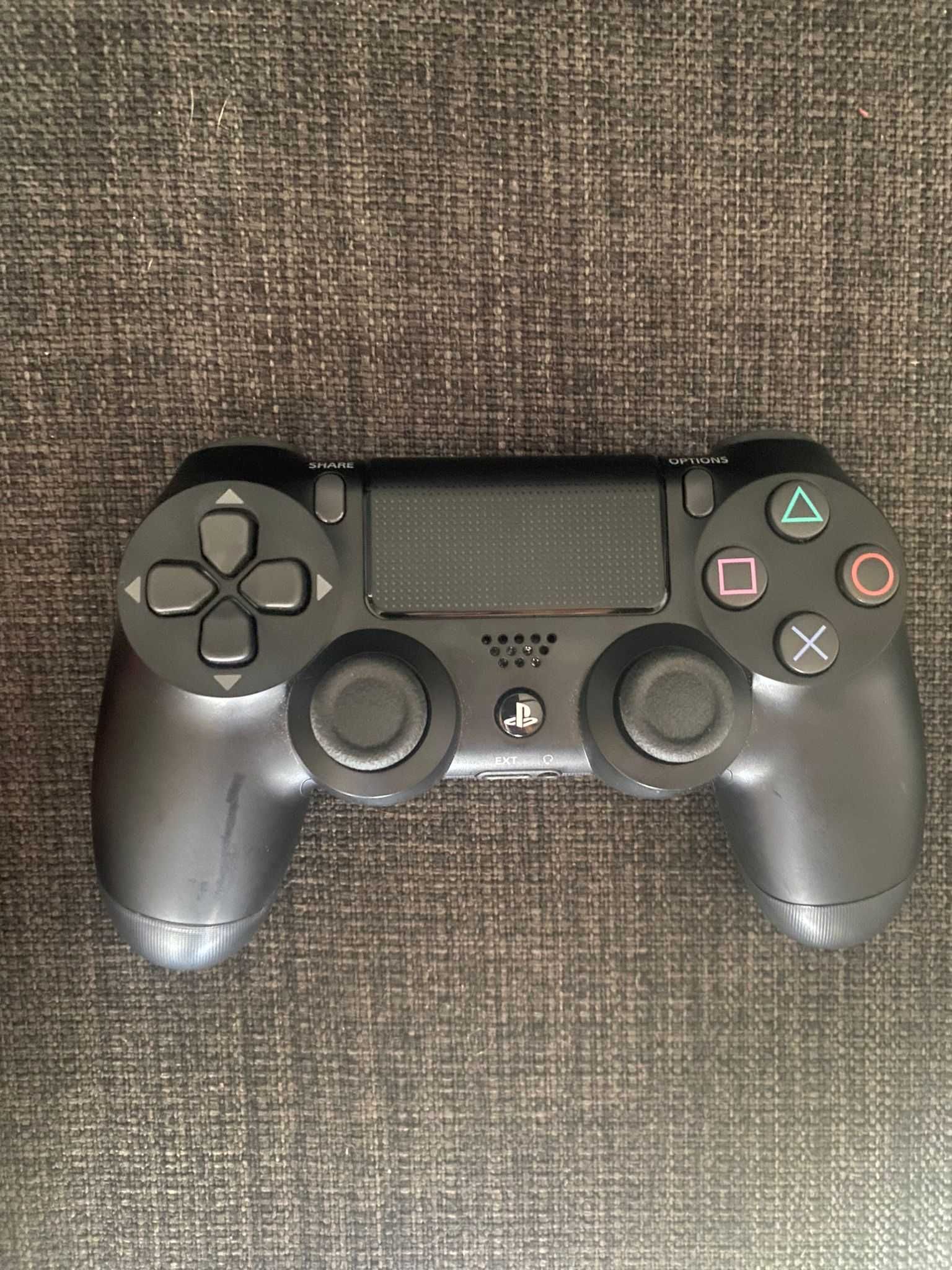 Comando DualShock 4 – original e com pouco tempo de uso