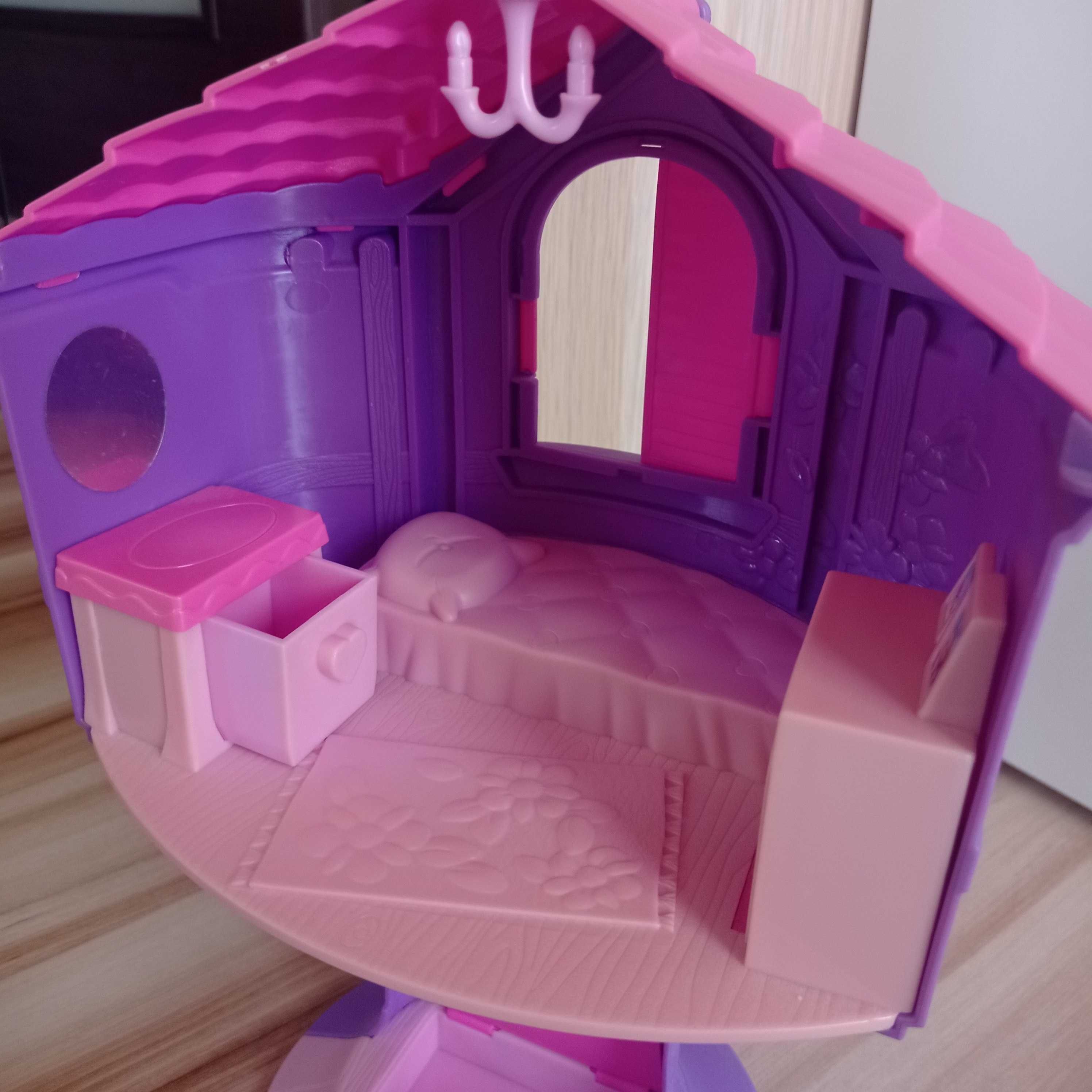 Piękny domek/pałac dla lalek