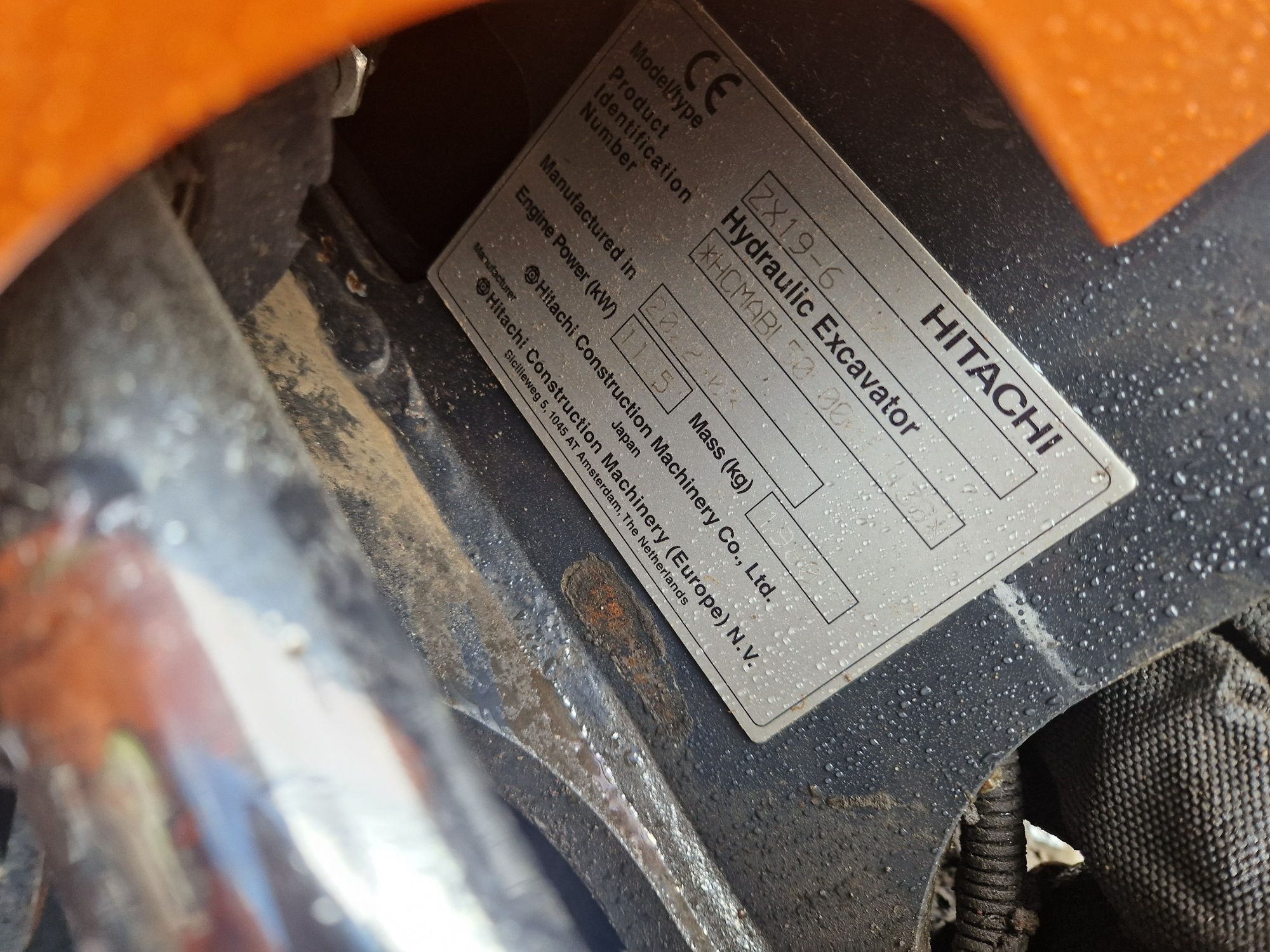 Minikoparka hitachi zaxis  19, 2022r.