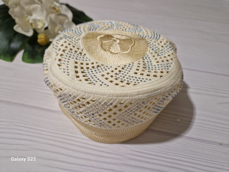 Жіноча тюбетейка зі стразами р.54-56