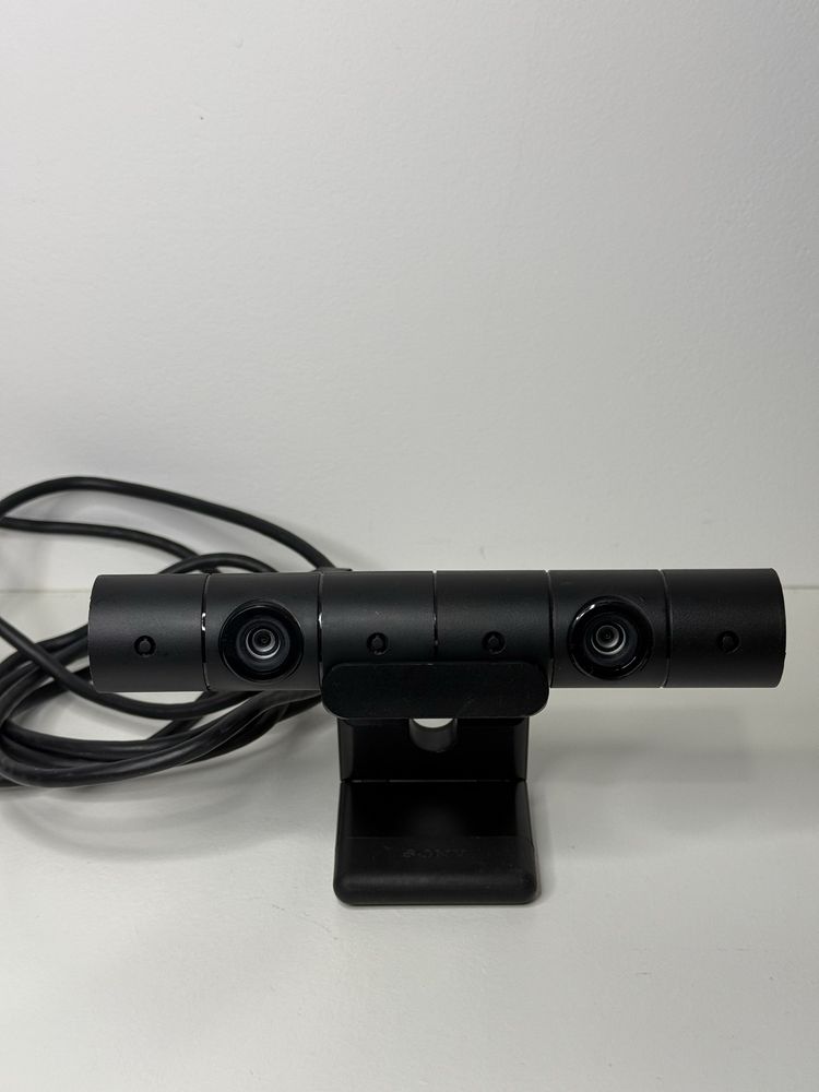 PS4 Slim 500GB + 2 Comandos (Câmara Opcional) – Negociável
