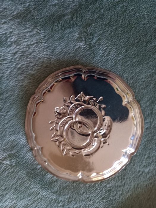 Salva de prata para colocar as alianças  na cerimónia  do casamento