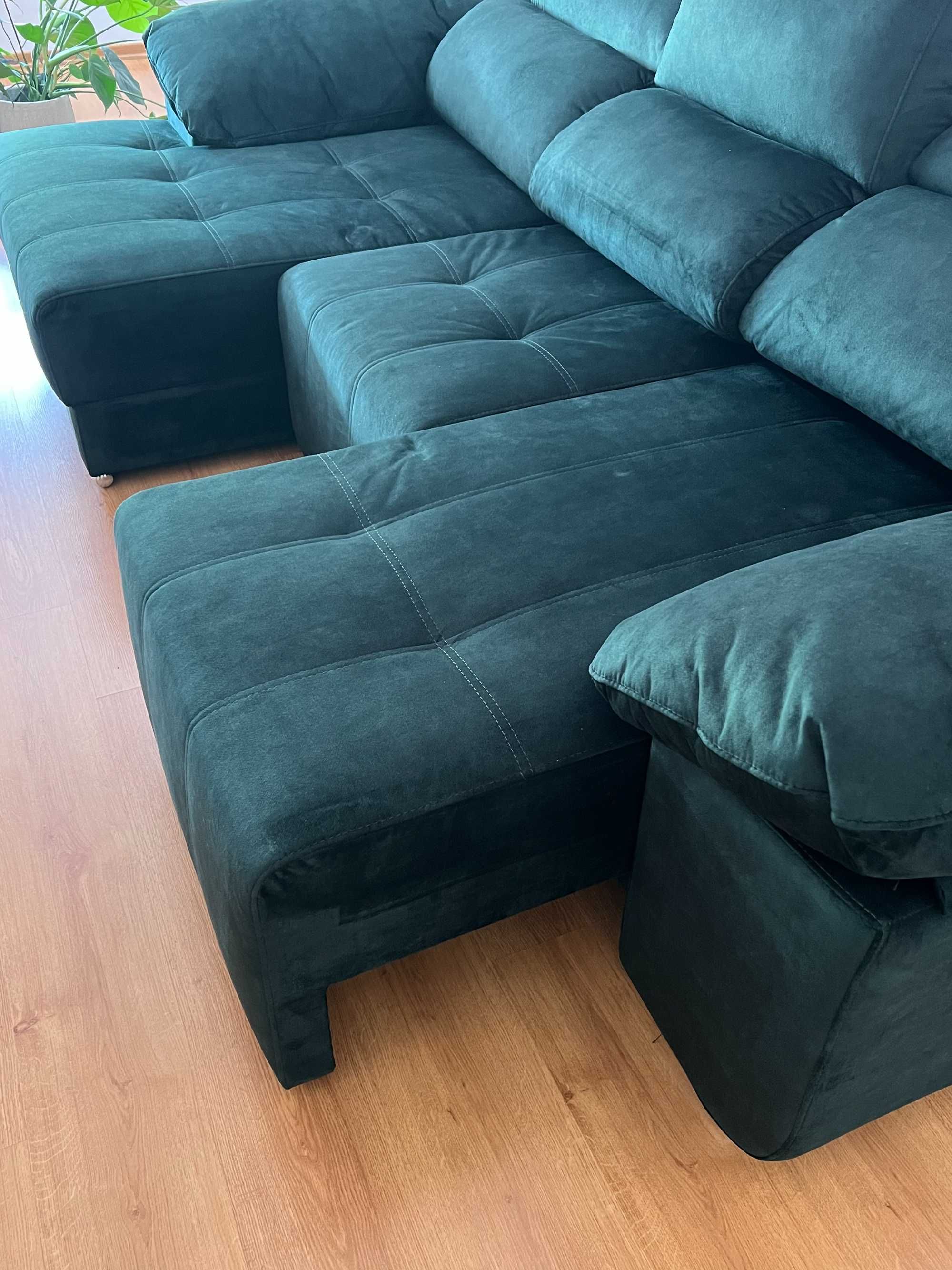 Sofá Chaise Longue Veludo Verde – Como Novo, com Arrumação e Sofá-Cama