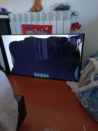 Vendo TV Xiaomi com ecrã interior partido vendo ainda com garantia