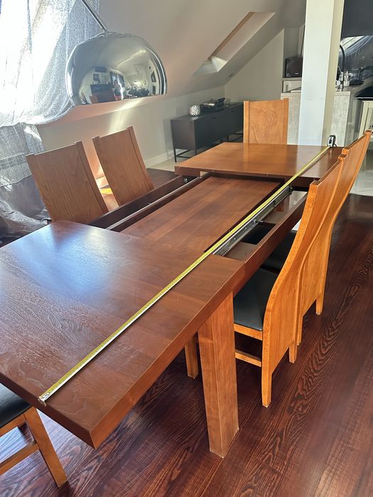 Stol drewniany z 8 krzeslami duzy rozkladany