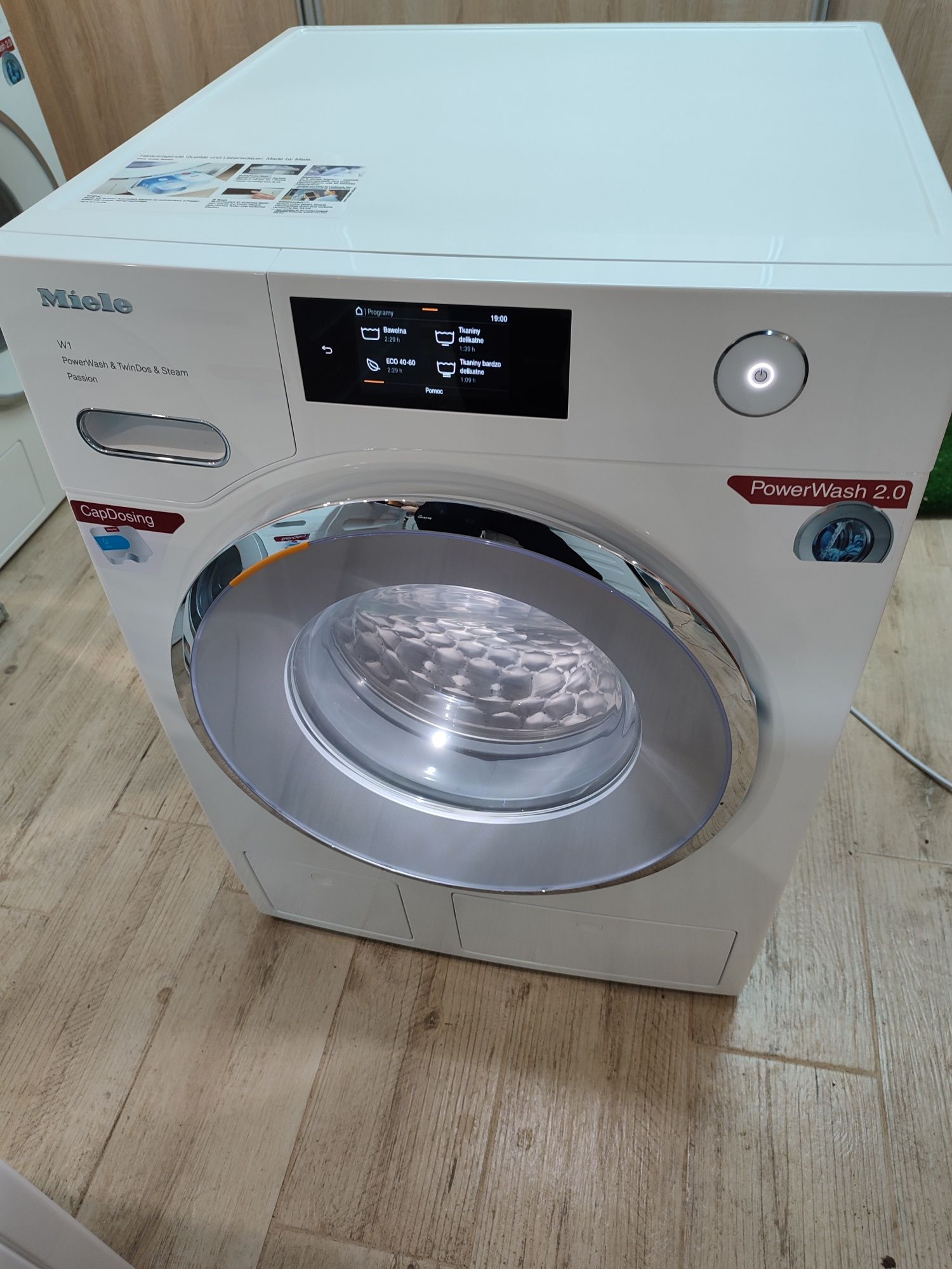 Pralka Miele Najwyzszy model WWV 980 Passion na cieplą i zimną wode.