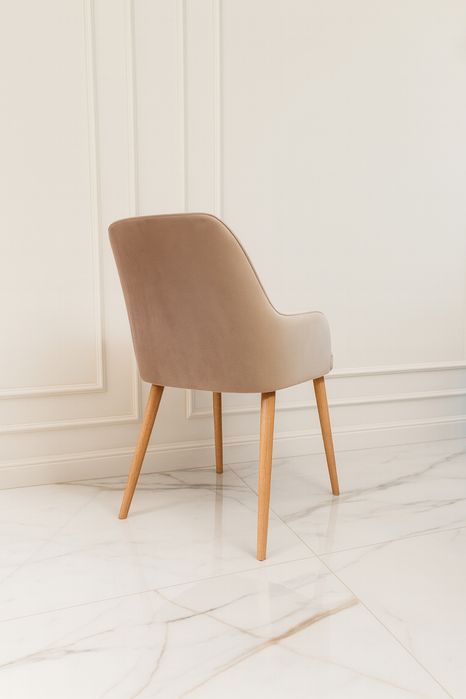 Krzesło tapicerowane do salonu Hugo Producent Tkaniny do wyboru