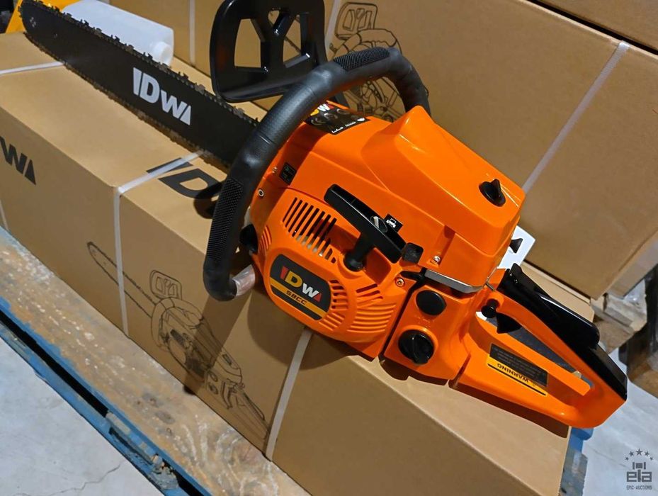 Spalinowa piła łańcuchowa DW5800