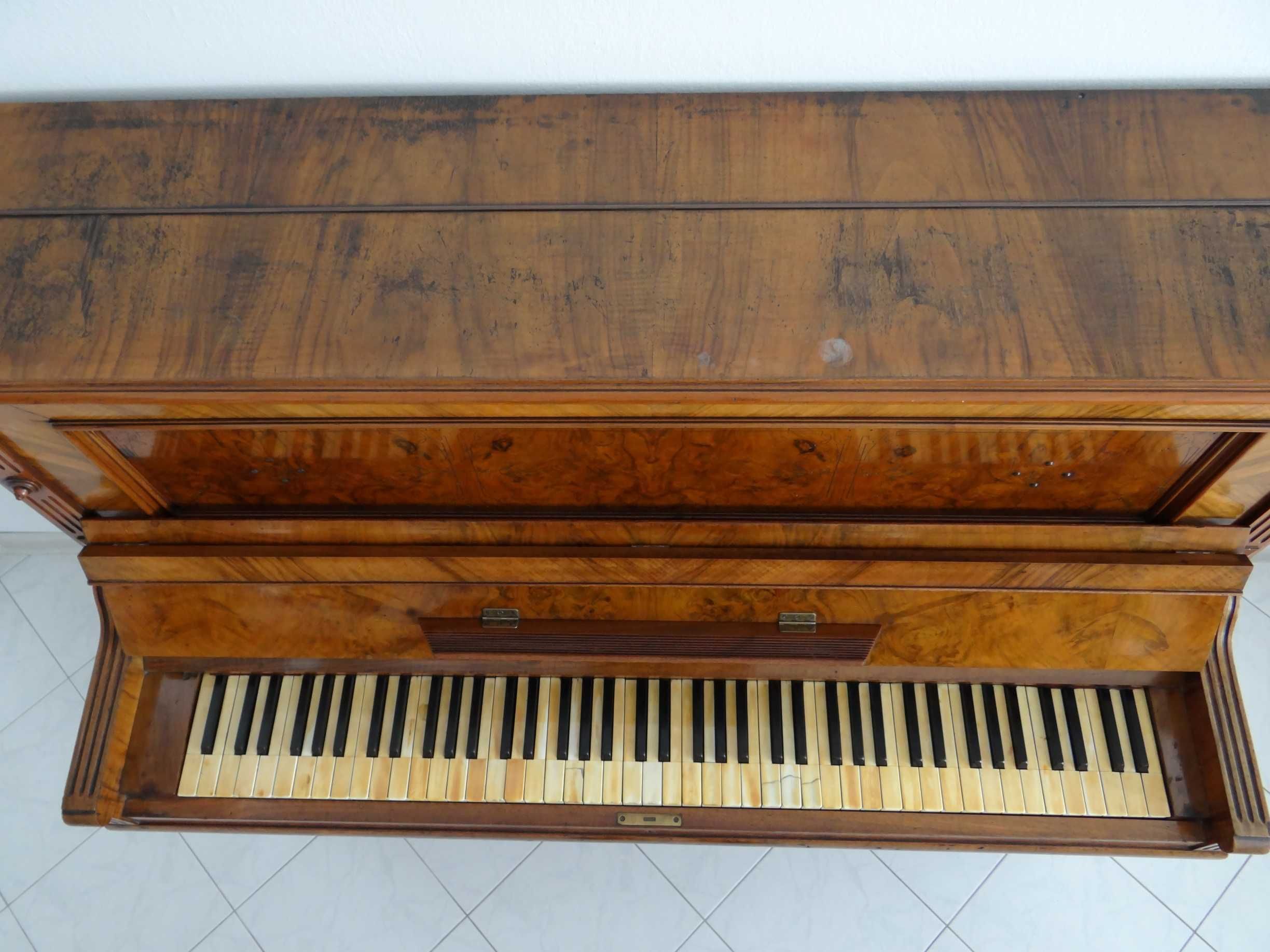 Zabytkowe pianino A. Schütz & Co. Brieg