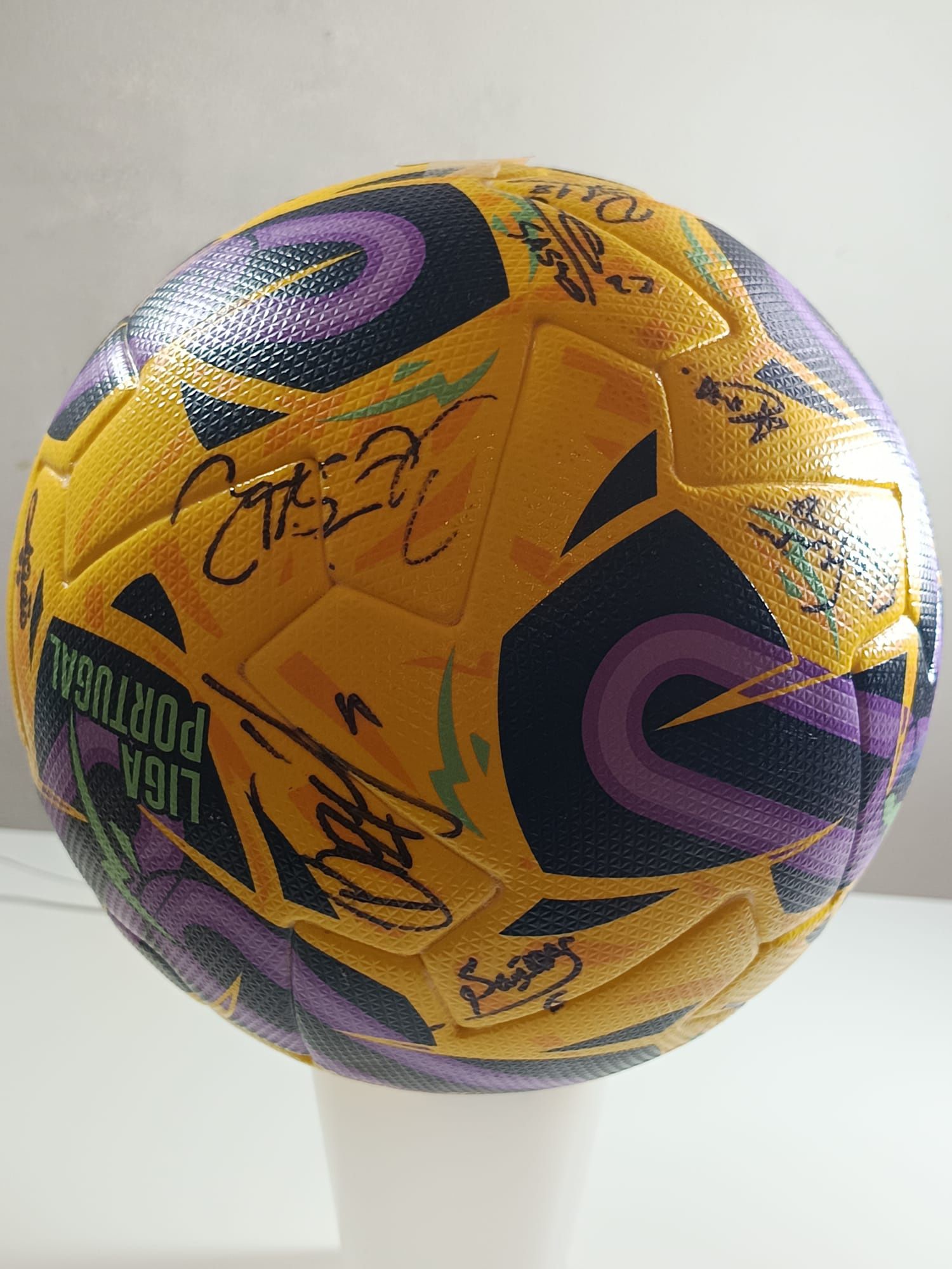 Bola autografada Boavista