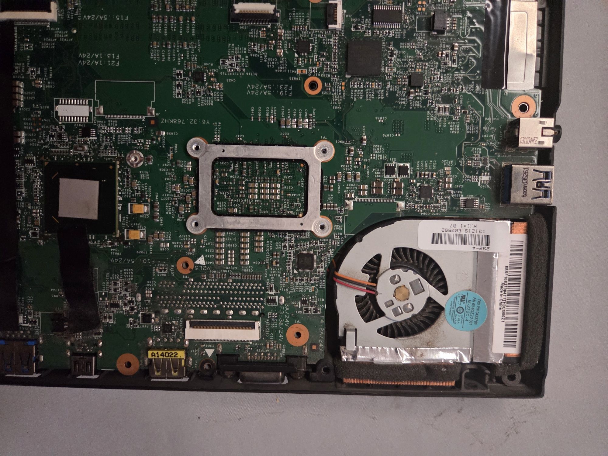 Sprzedam sprawny płytę glowną do laptopa Lenovo (nieznany modelu)