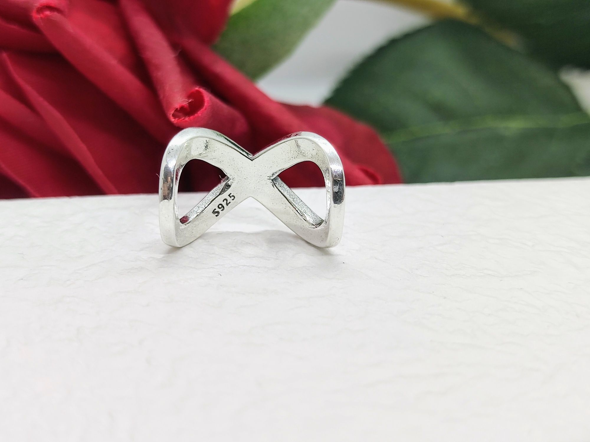 Charm's srebrny znak nieskończoności rodzina S925