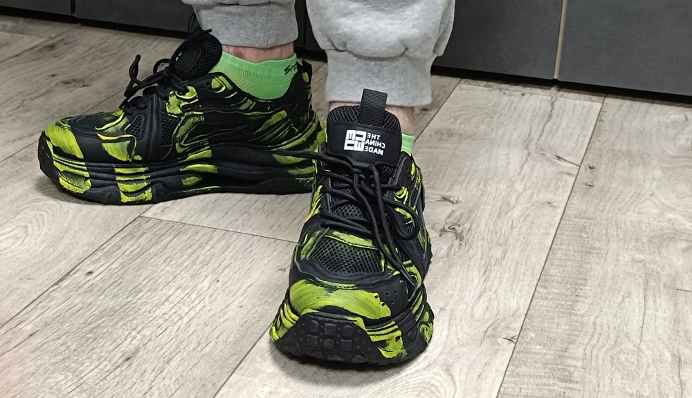 Чоловічі кросівки