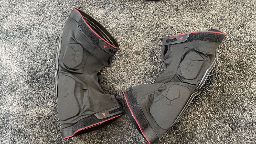 Ochraniacze kolan Dainese nowe nakolanniki enduro mtb motor rower